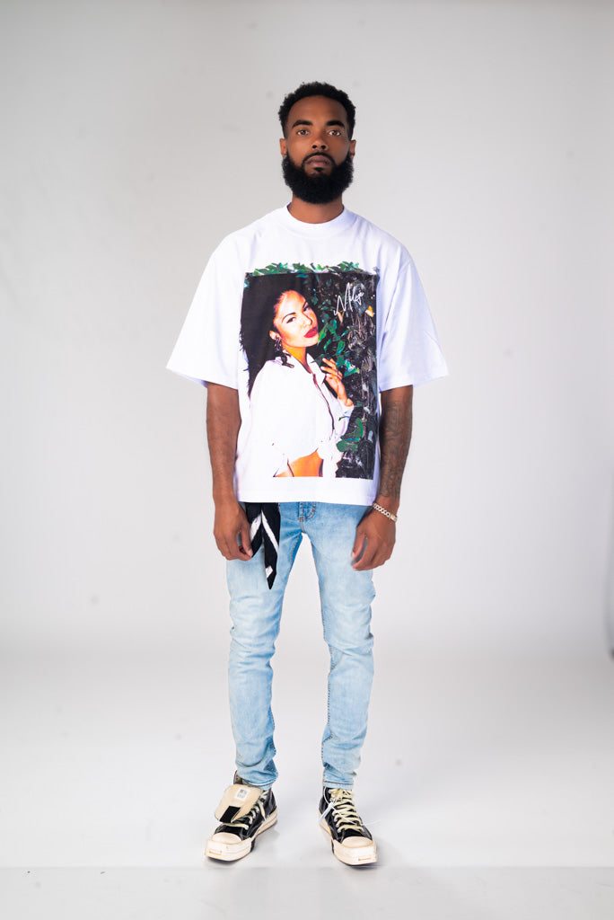 The Queen: Selena Oversized Tee